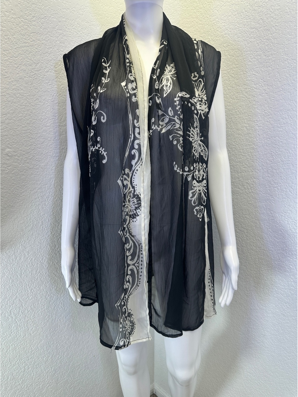 Women’s OSFA Coldwater Creek Sheer Gauzy Coverup Black White Floral Open Front - Picture 1 of 7